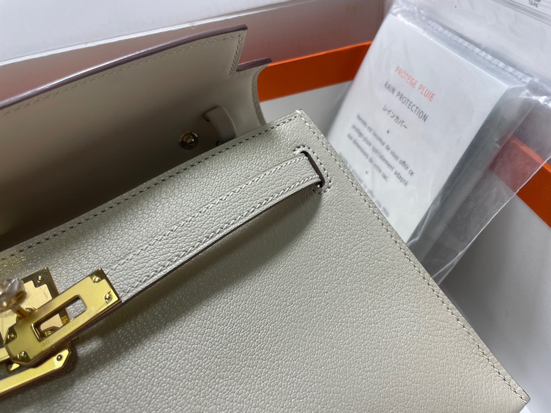 Hermes Kelly Elan Shoulder Bag in White Chevre Leather 